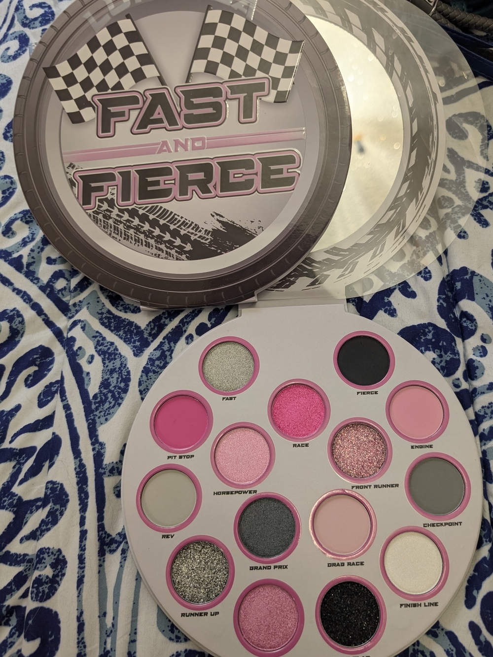 Lurella Eyeshadow Palette — 16-Pan Pink Tones